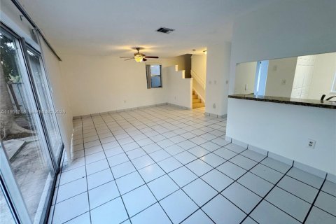 Casa en venta en Miami, Florida, 3 dormitorios, 134.62 m2 № 2007712 - foto 8