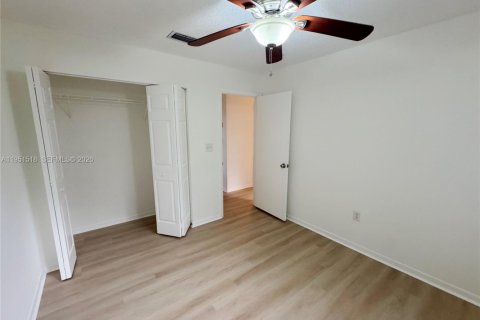 Casa en venta en Miami, Florida, 3 dormitorios, 134.62 m2 № 2007712 - foto 15