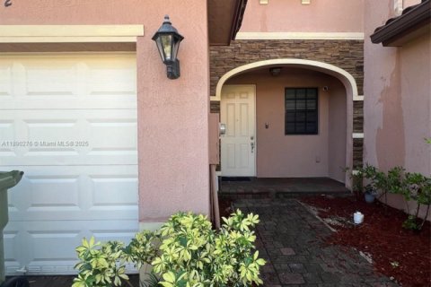Adosado en Homestead, Florida 3 dormitorios, 130.71 m2 № 1946855