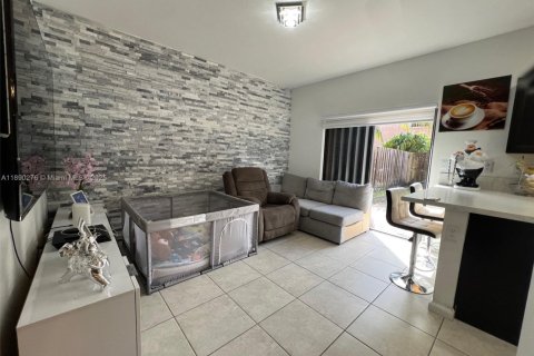 Adosado en venta en Homestead, Florida, 3 dormitorios, 130.71 m2 № 1946855 - foto 5