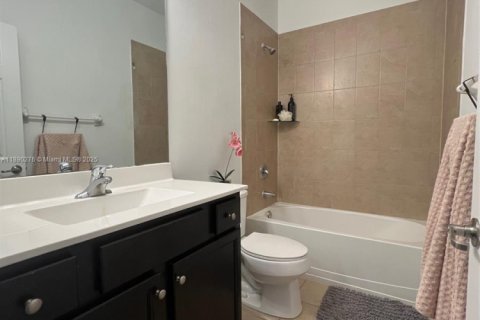 Adosado en venta en Homestead, Florida, 3 dormitorios, 130.71 m2 № 1946855 - foto 12