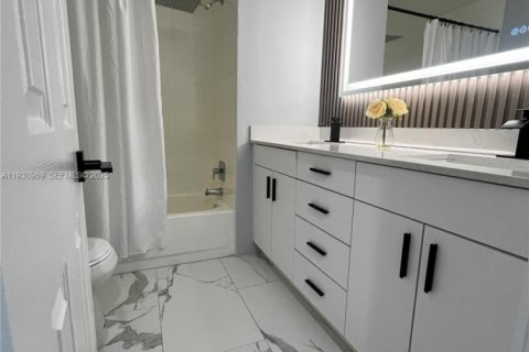 Снять в аренду таунхаус в Плантация, Флорида 4 спальни, 187.66м2, № 1989738 - фото 13