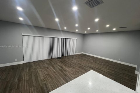 Снять в аренду таунхаус в Плантация, Флорида 4 спальни, 187.66м2, № 1989738 - фото 6