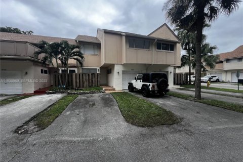 Снять в аренду таунхаус в Плантация, Флорида 4 спальни, 187.66м2, № 1989738 - фото 16