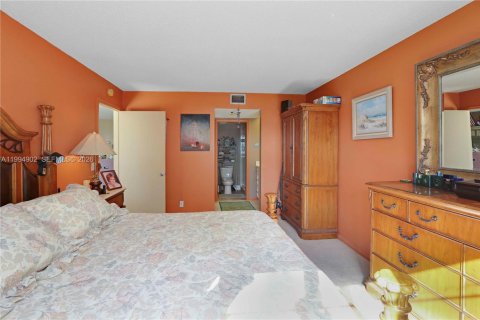 Copropriété à vendre à Pembroke Pines, Floride: 2 chambres, 110.74 m2 № 2056493 - photo 12