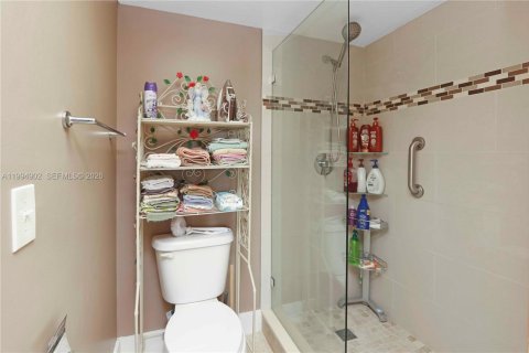 Copropriété à vendre à Pembroke Pines, Floride: 2 chambres, 110.74 m2 № 2056493 - photo 17