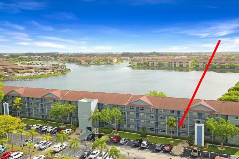 Copropriété à vendre à Pembroke Pines, Floride: 2 chambres, 110.74 m2 № 2056493 - photo 24