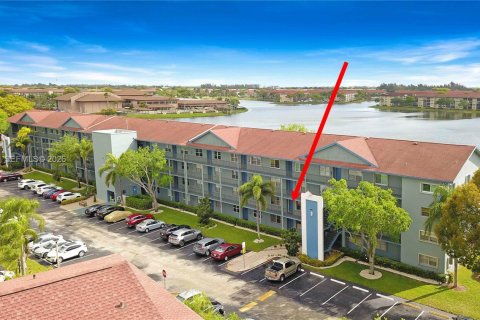 Copropriété à vendre à Pembroke Pines, Floride: 2 chambres, 110.74 m2 № 2056493 - photo 30