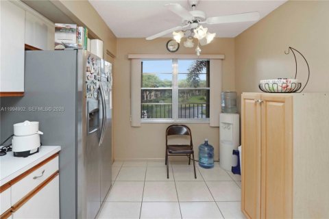 Copropriété à vendre à Pembroke Pines, Floride: 2 chambres, 110.74 m2 № 2056493 - photo 10