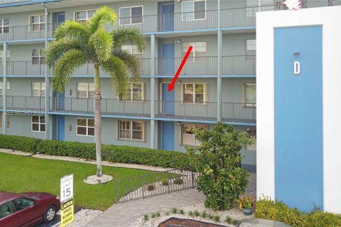 Condominio en Pembroke Pines, Florida, 2 dormitorios  № 2056493