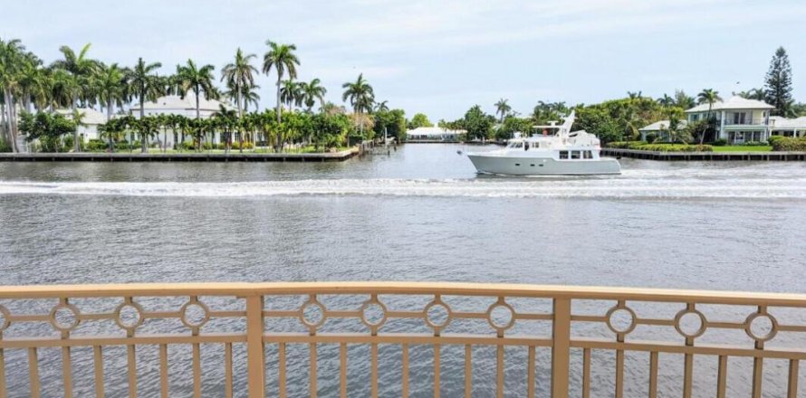 Townhouse in Boynton Beach, Florida 3 bedrooms, 163.23 sq.m. № 708260