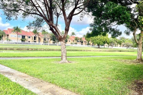 Touwnhouse à vendre à Miami, Floride: 2 chambres, 97.55 m2 № 1955331 - photo 9