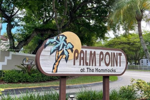 Touwnhouse à vendre à Miami, Floride: 2 chambres, 97.55 m2 № 1955331 - photo 1