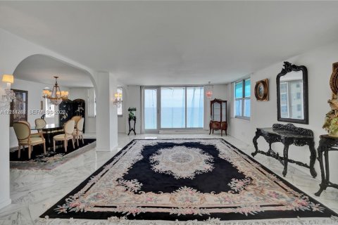 Copropriété à vendre à Hallandale Beach, Floride: 2 chambres, 210.05 m2 № 2428355 - photo 3