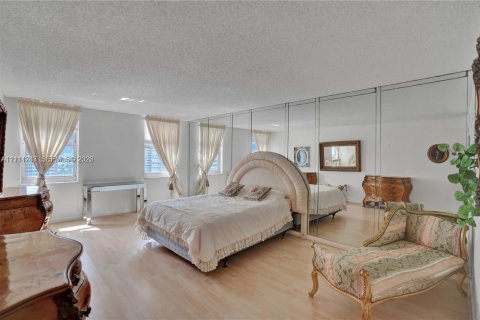 Copropriété à vendre à Hallandale Beach, Floride: 2 chambres, 210.05 m2 № 2428355 - photo 5