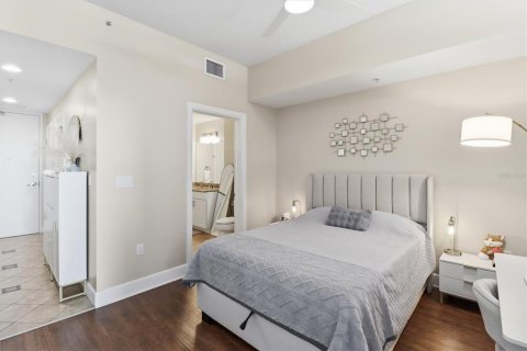 Condo in Orlando, Florida, 1 bedroom  № 2216581 - photo 14