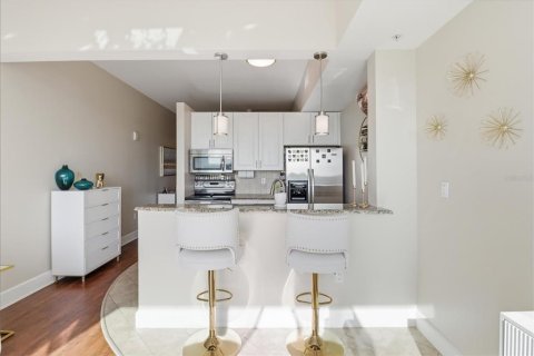 Condo in Orlando, Florida, 1 bedroom  № 2216581 - photo 8
