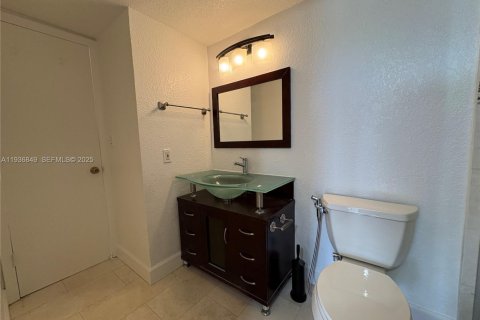 Condo in Miami, Florida, 1 bedroom  № 1994962 - photo 12