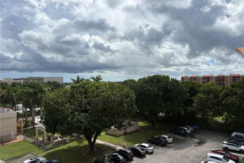 Condo in Miami, Florida, 1 bedroom  № 1994962 - photo 19