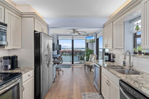 Condo in Clearwater, Florida, 2 bedrooms № 2149574 - photo 17