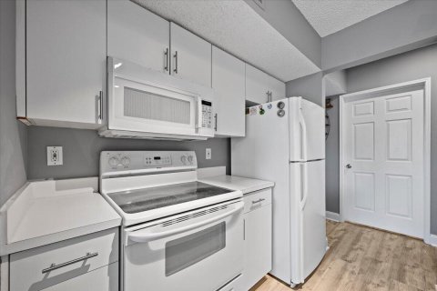 Condo in Tequesta, Florida, 1 bedroom  № 2389927 - photo 6
