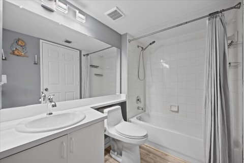 Condo in Tequesta, Florida, 1 bedroom  № 2389927 - photo 10