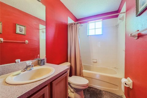 Casa en venta en Deltona, Florida, 3 dormitorios, 147.9 m2 № 1795212 - foto 13