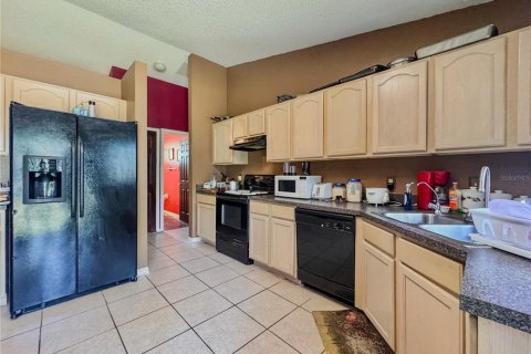 Casa en venta en Deltona, Florida, 3 dormitorios, 147.9 m2 № 1795212 - foto 10