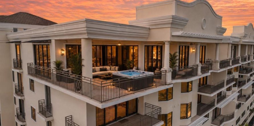 Condo à Kissimmee, Floride, 4 chambres  № 2358349