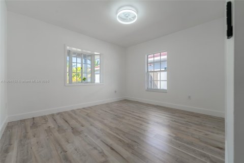 House in Miami, Florida 3 bedrooms, 154.68 sq.m. № 1956611 - photo 19