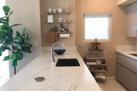 Copropriété à vendre à Sunny Isles Beach, Floride: 2 chambres, 137.22 m2 № 1951599 - photo 8