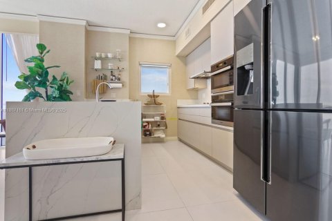 Copropriété à vendre à Sunny Isles Beach, Floride: 2 chambres, 137.22 m2 № 1951599 - photo 9