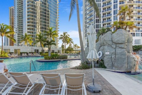 Copropriété à vendre à Sunny Isles Beach, Floride: 2 chambres, 137.22 m2 № 1951599 - photo 24