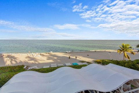 Copropriété à vendre à Sunny Isles Beach, Floride: 2 chambres, 137.22 m2 № 1951599 - photo 27