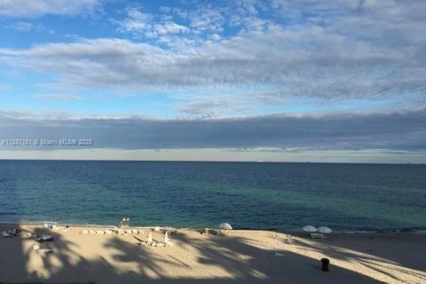 Copropriété à vendre à Sunny Isles Beach, Floride: 2 chambres, 137.22 m2 № 1951599 - photo 21