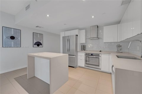 Copropriété à vendre à Miami, Floride: 2 chambres, 98.01 m2 № 1799380 - photo 5