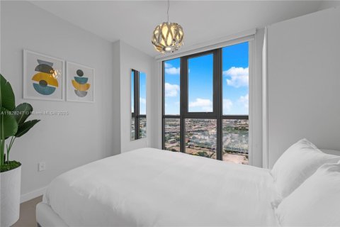 Copropriété à vendre à Miami, Floride: 2 chambres, 98.01 m2 № 1799380 - photo 11