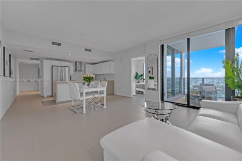 Copropriété à vendre à Miami, Floride: 2 chambres, 98.01 m2 № 1799380 - photo 1