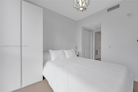 Copropriété à vendre à Miami, Floride: 2 chambres, 98.01 m2 № 1799380 - photo 12