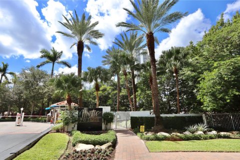 Terreno en venta en Aventura, Florida № 1937952 - foto 9