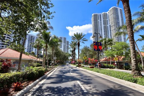 Terreno en venta en Aventura, Florida № 1937952 - foto 11