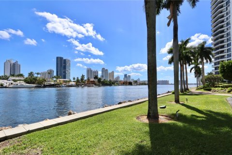 Terreno en venta en Aventura, Florida № 1937952 - foto 16