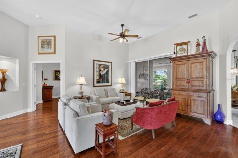 Casa en venta en Mount Dora, Florida, 4 dormitorios, 291.81 m2 № 2206217 - foto 11