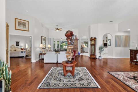 Casa en venta en Mount Dora, Florida, 4 dormitorios, 291.81 m2 № 2206217 - foto 10
