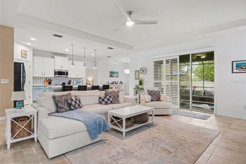 Villa ou maison à vendre à Palmetto, Floride: 4 chambres, 260.31 m2 № 2408800 - photo 4