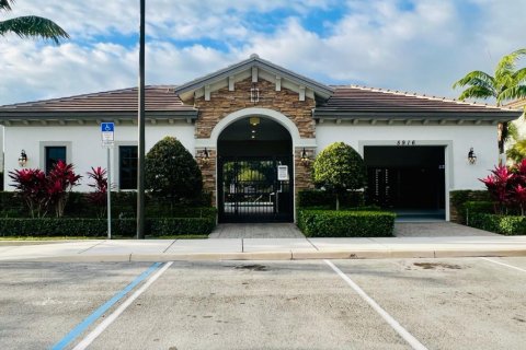 Adosado en venta en Davie, Florida, 2 dormitorios, 157.56 m2 № 1189831 - foto 1