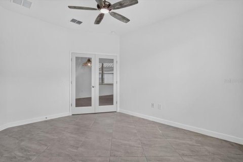 House in LORRAINE LAKES in Bradenton, Florida 2 bedrooms, 144.65 sq.m. № 2398346 - photo 30
