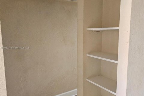Condominio en alquiler en Plantation, Florida, 2 dormitorios, 117.06 m2 № 1895284 - foto 14