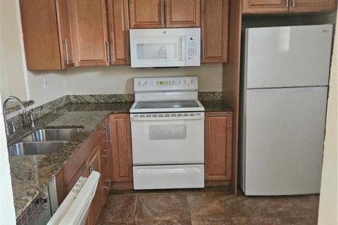 Condominio en alquiler en Plantation, Florida, 2 dormitorios, 117.06 m2 № 1895284 - foto 10
