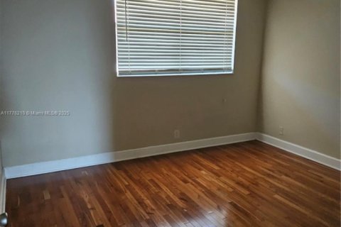 Condominio en alquiler en Plantation, Florida, 2 dormitorios, 117.06 m2 № 1895284 - foto 12